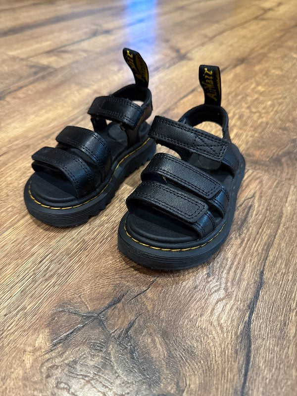 Dr marteins sandalar