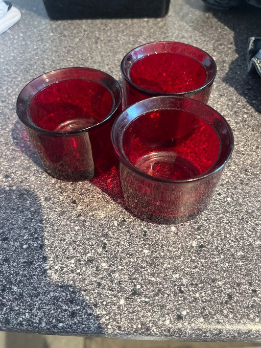 B rauður kertastjaki