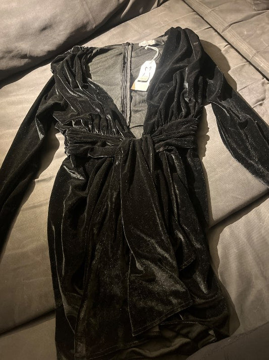 Danity svartur kjòll