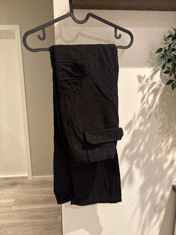 Zara cargo buxur svartar LG