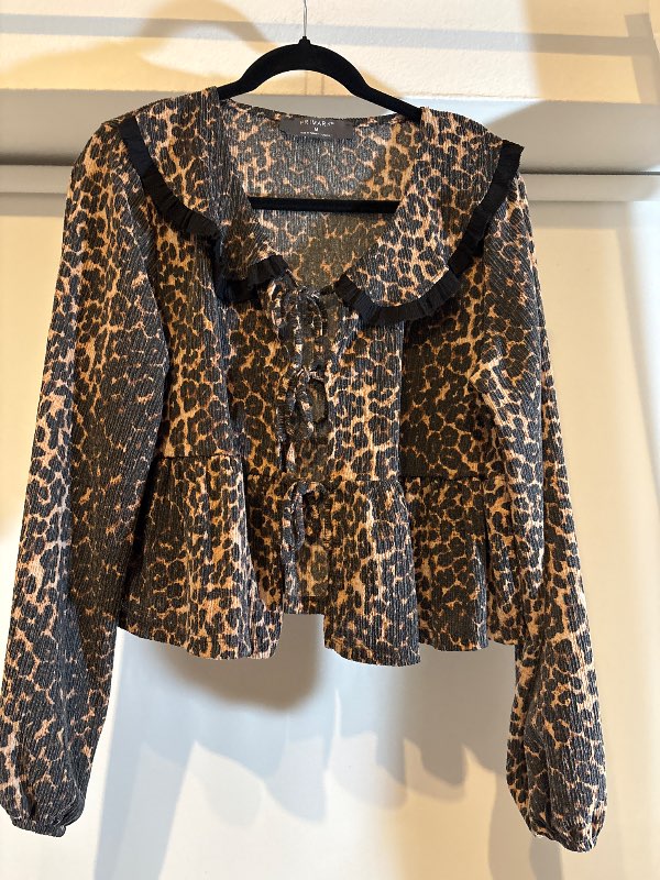Leopard blússa.   Uk