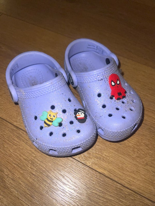 CROCS