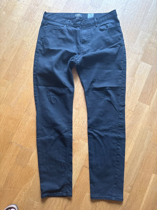 Svartar gallabuxur H&M Skinny Fit