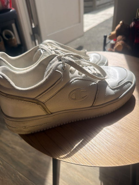 White sneakers Champion