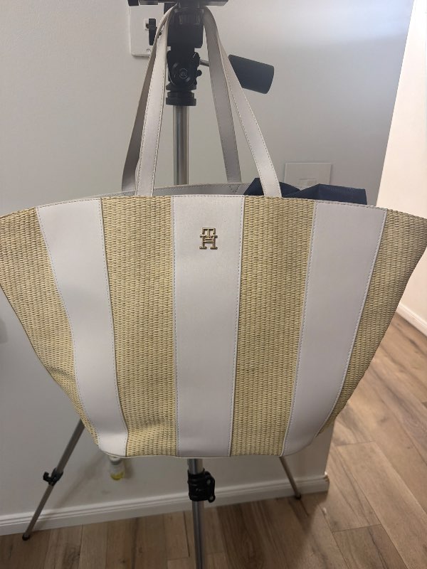 Tommy Hilfiger bag