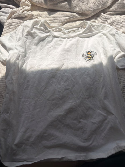White T-shirt bee cotton