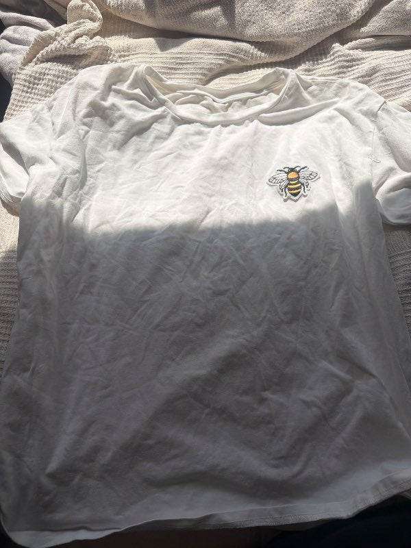 White T-shirt bee cotton