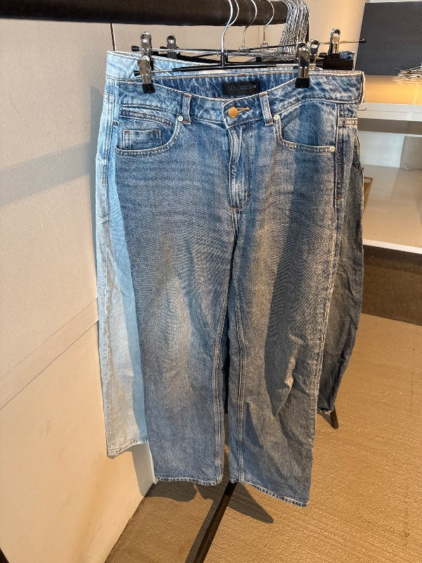Zara utvíðar gallabuxur
