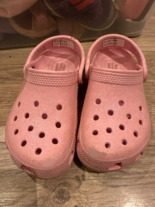 crocs