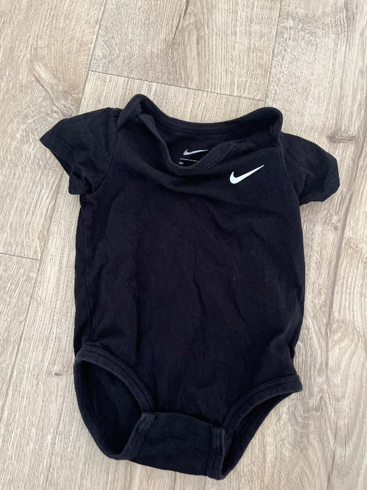 Nike stutterma samfella