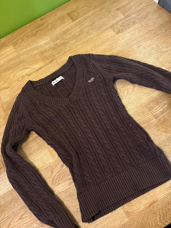 Hollister brún peysa