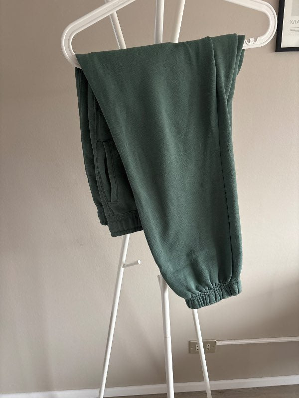 Grænar buxur joggings