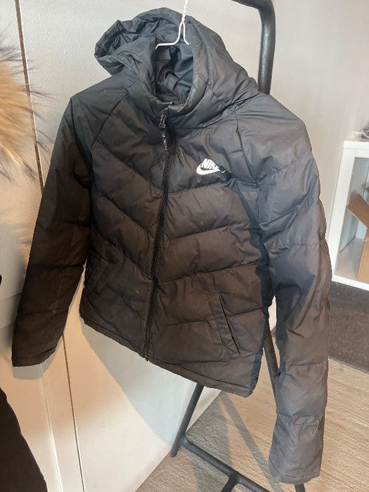 Rifin á ermum Nike úlpa