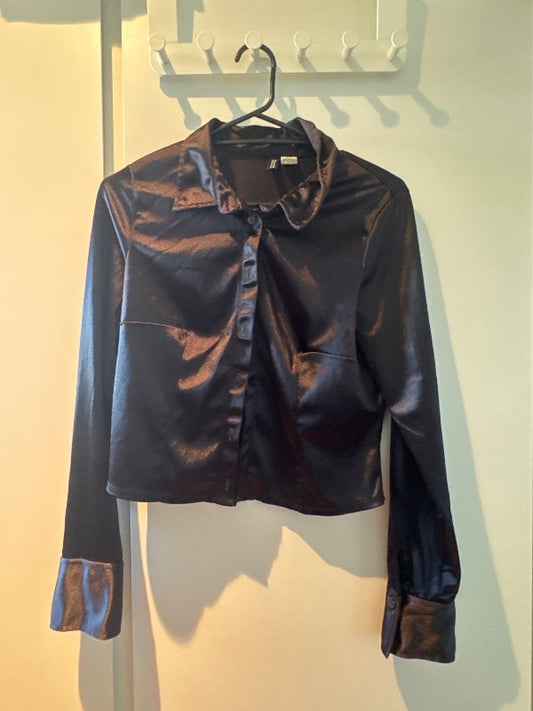 Black H&M shirt