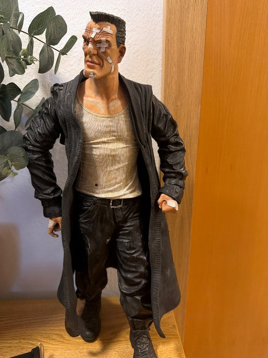 statue man