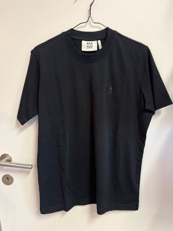 Dyngja tshirt svartur