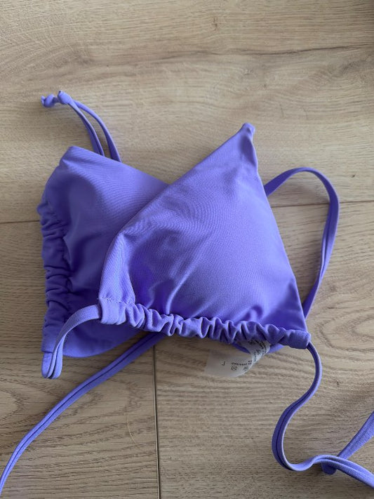 fjólublár bikini toppir