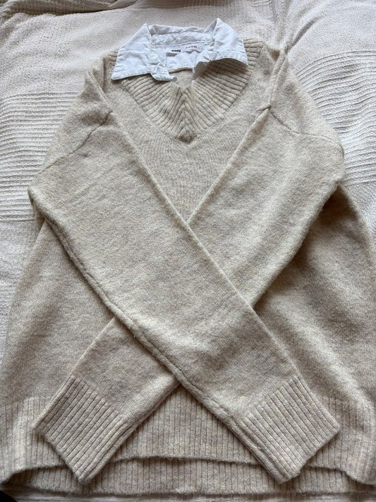 Sweatshirt white collar