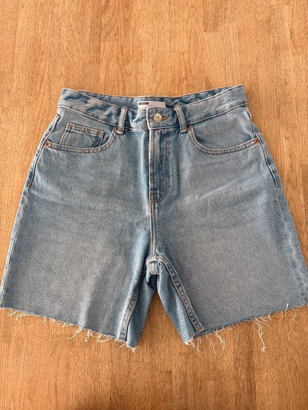 Gallastuttbuxur- Bershka- bláar