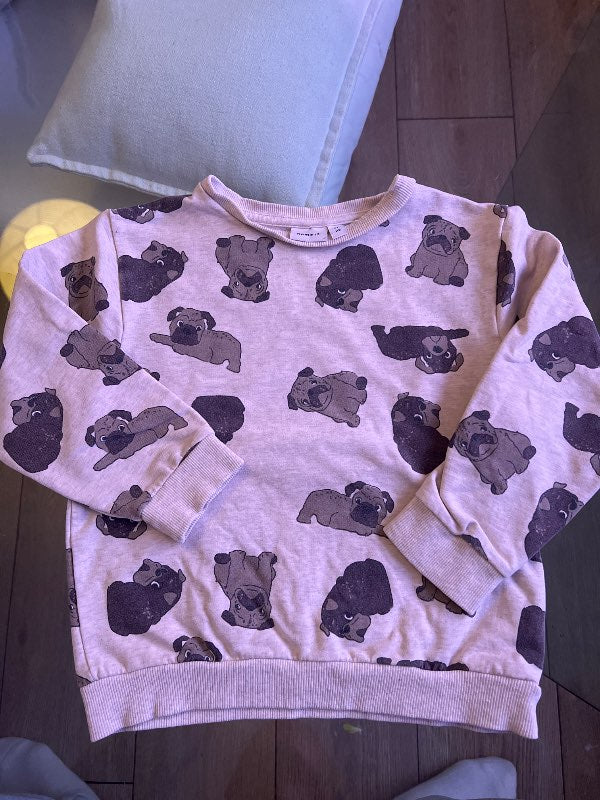 Pug peysa