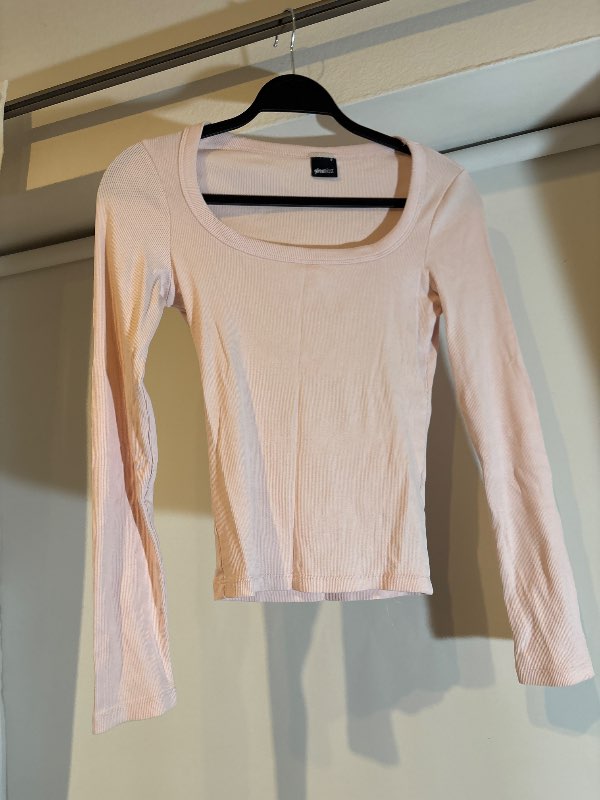Gina tricot, ljós bleikur síðerma bolur    Uk