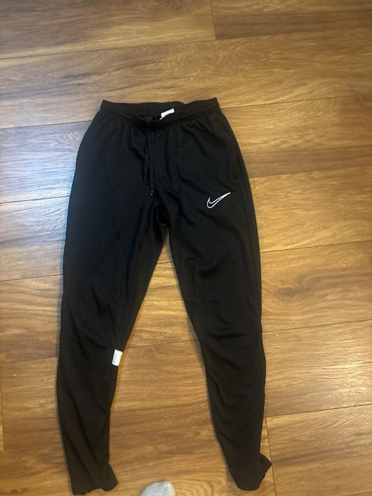 Svartar nike íþróttabuxur