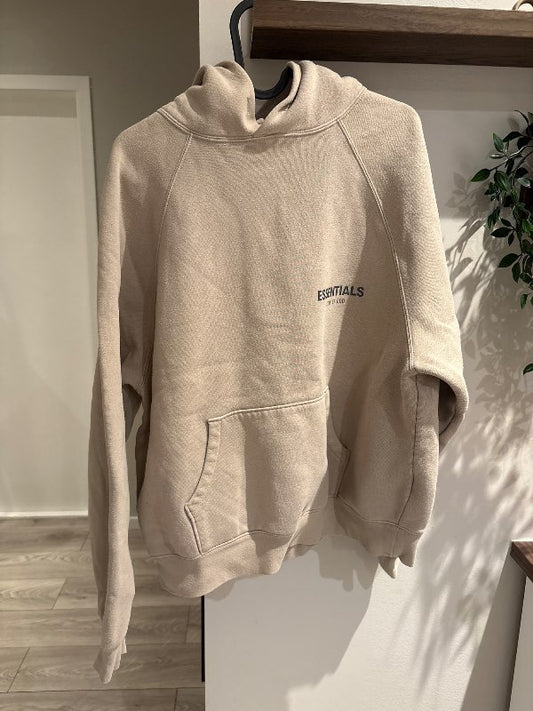 Essentials beige hettupeysa LG