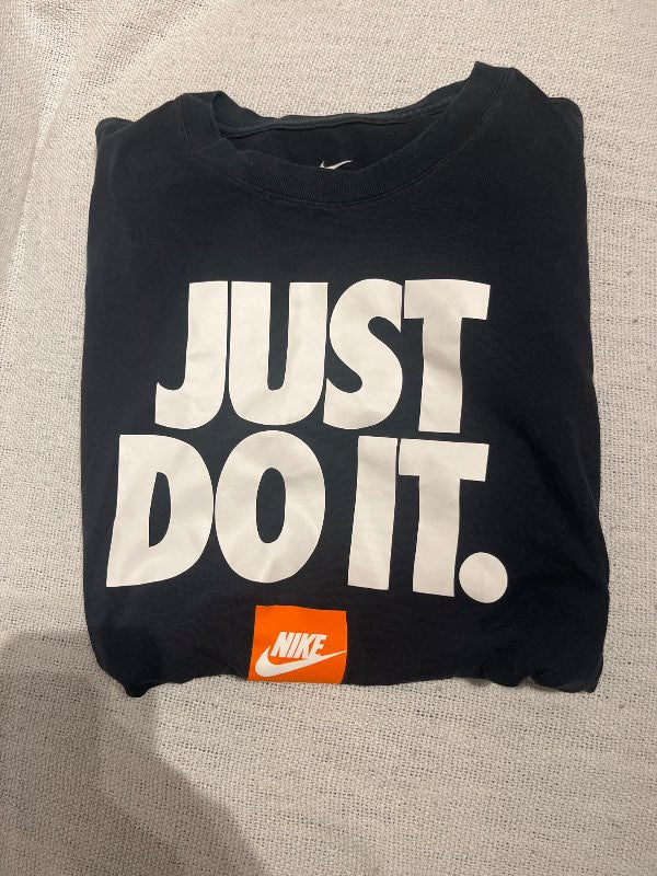 Svartur nike bolur