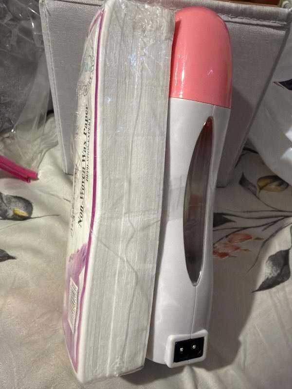A waxing device.