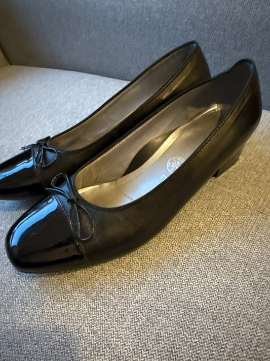 Ara skòr m.hæl og slaufu