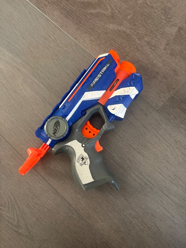 Nerf bláar minni