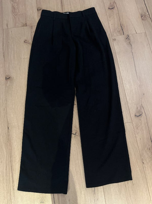 Bershka svartar buxur