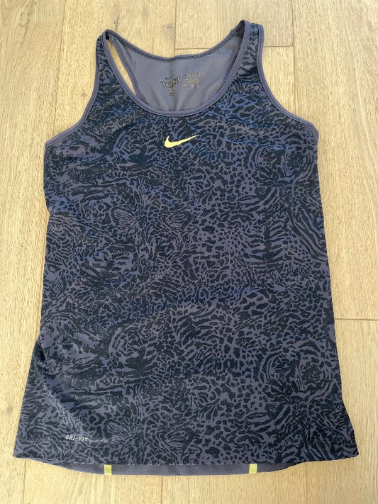 Nike æfingabolur leo