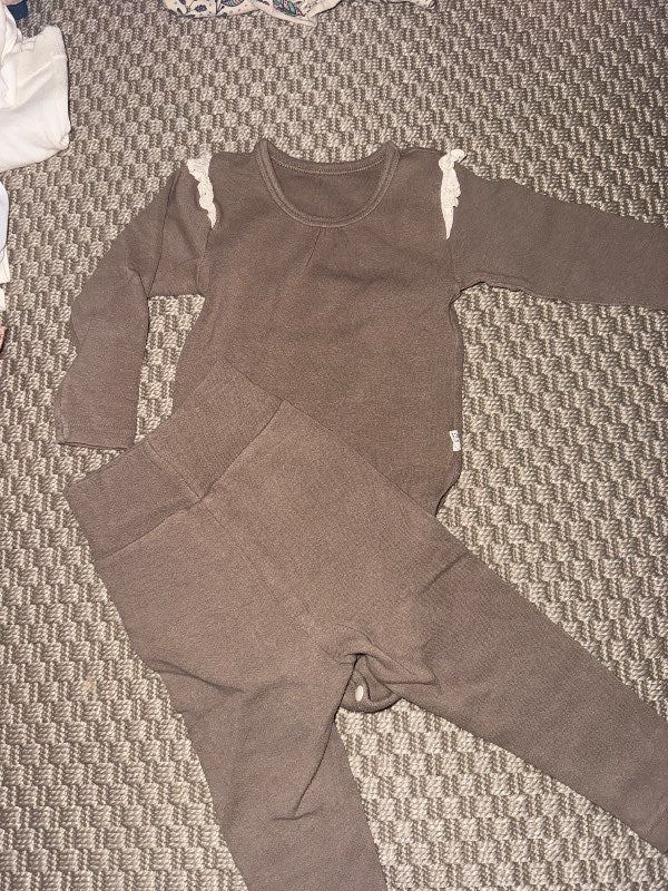 Brúnt Peekaboo sett