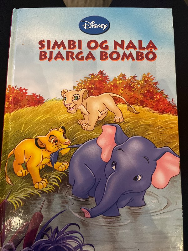 Disney bók Simbi og Nala bjarga Bombó