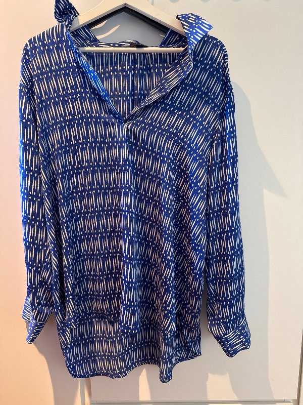 Ann Taylor blue ornament shirt