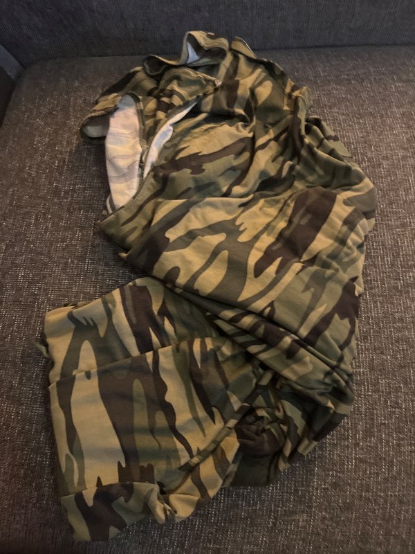 Camogrænn samfestingur