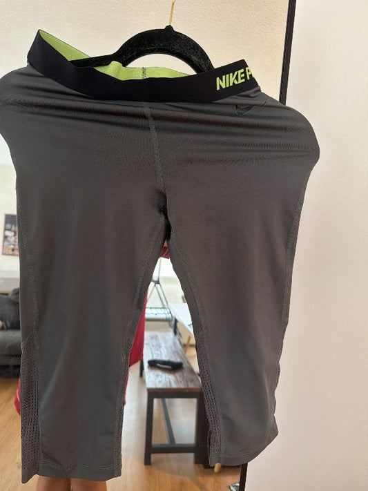Nike short leggings