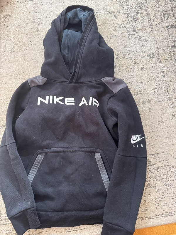 Nike hettupeysa