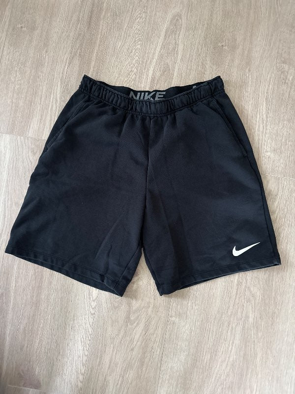 Nike stuttbuxur svartar