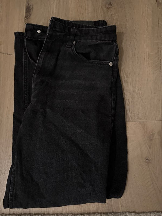 WEEKDAY Gallabuxur svartar