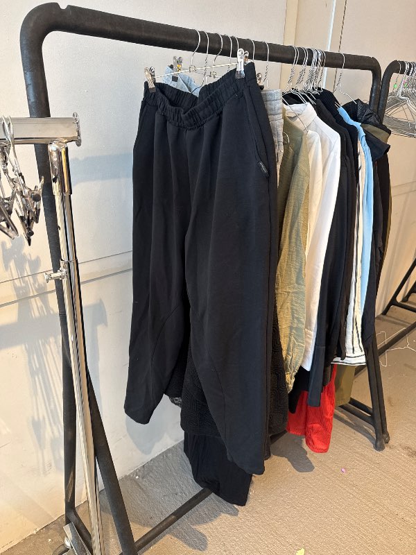 Athlecia svartar jogging buxur