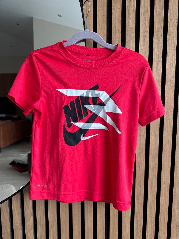 Nike rauður bolur