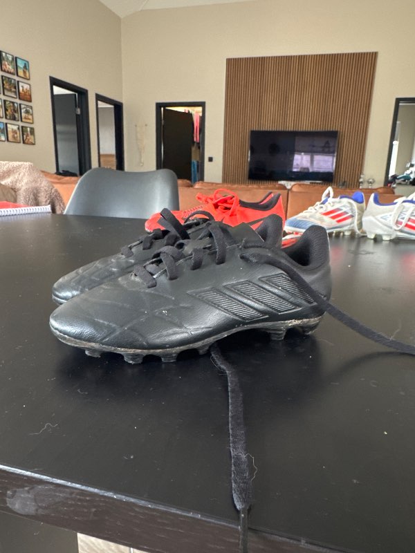 Adidas takkaskór svartir
