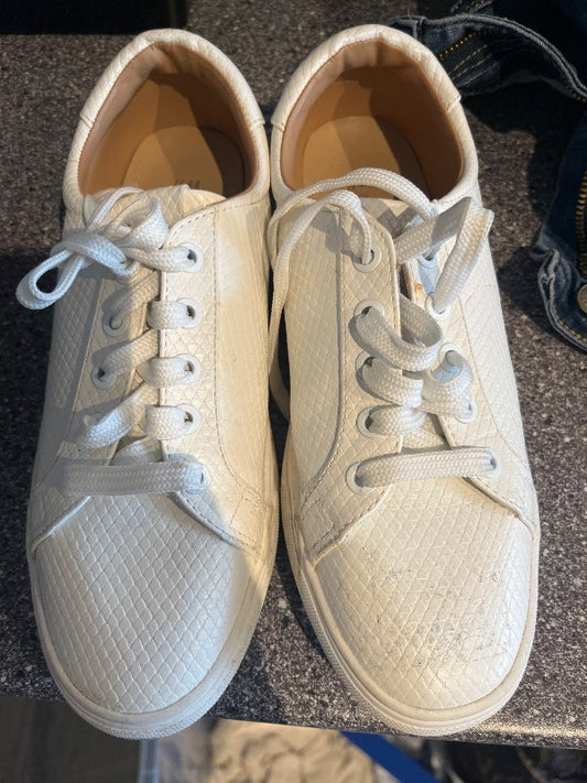 G strigaskór hvitir