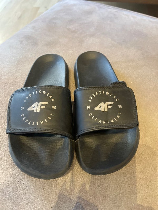 4F svartir  inniskór