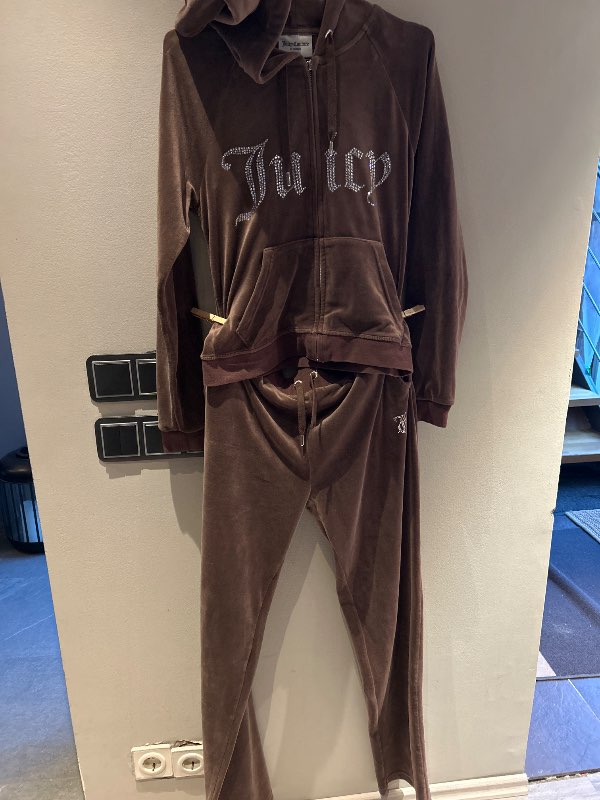 Juicy Couture galli - Brúnn (vantar rennilás)