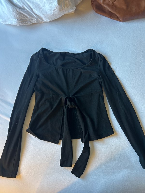 Svartur síðermabolur m böndum