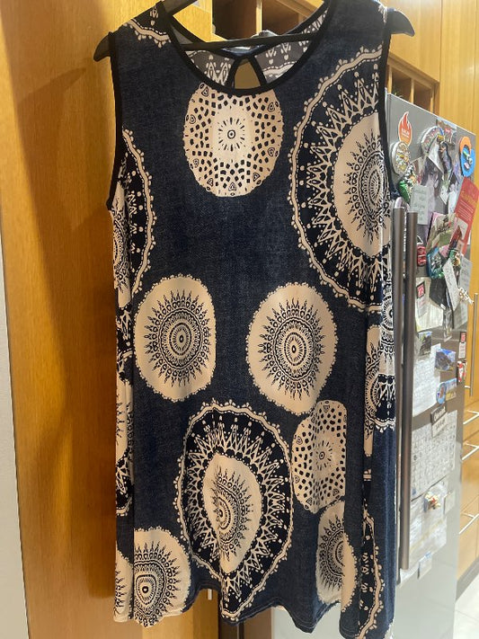 Kjóll blár með hvitu