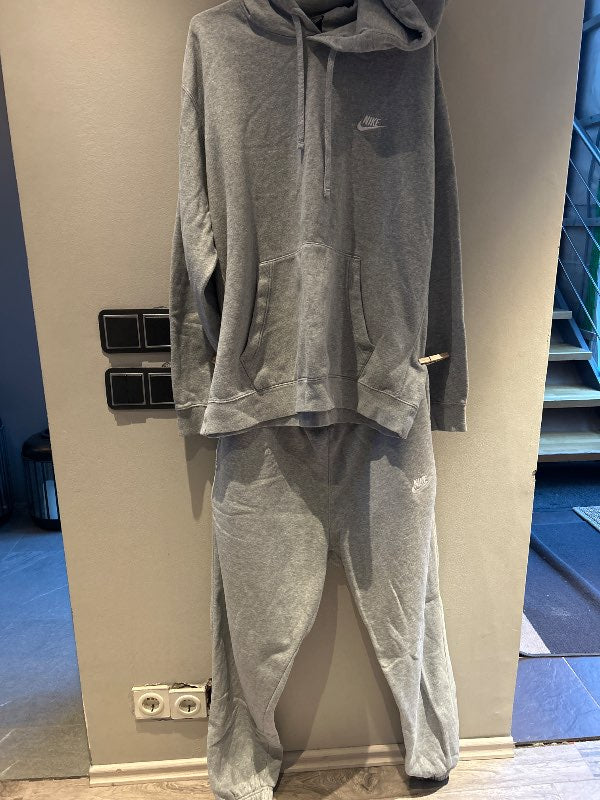 Nike joggingsett - Grátt